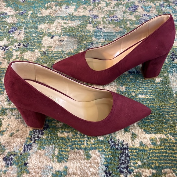 Catherine Malandrino Suede Pumps - Picture 4 of 6